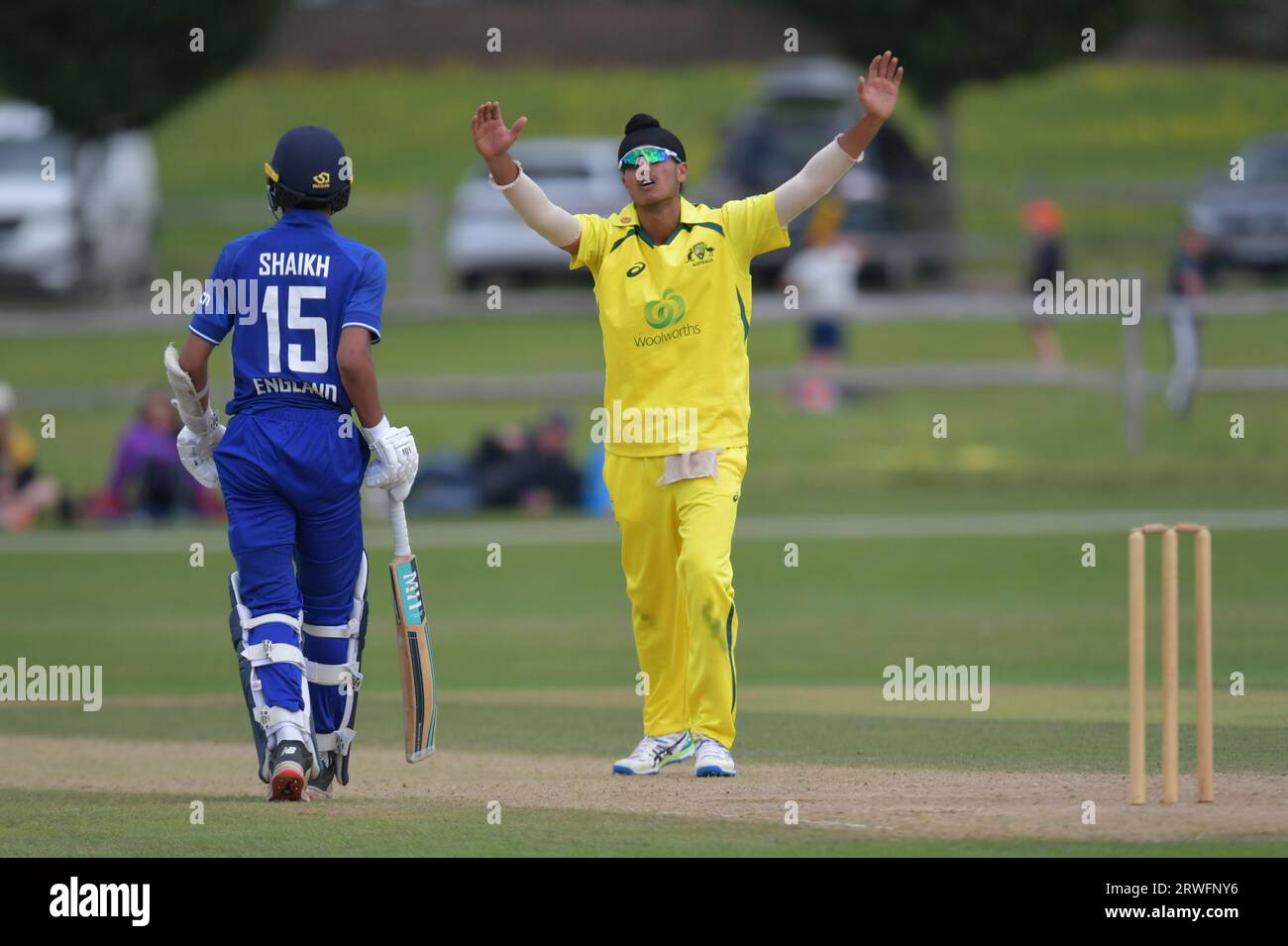 Beckenham, England. Harkirat Bajwa aus Australien U19 appelliert für ein Wicket in der Youth One Day International gegen England U19 Stockfoto