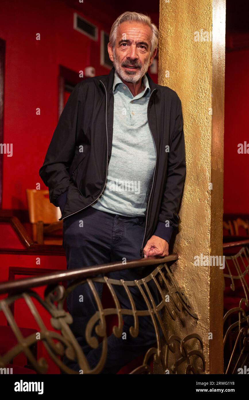 Madrid, Spanien. September 2023. Der spanische Schauspieler Imanol Arias posiert während der Porträtsession im Infanta Isabel Theater in Madrid. 19. September 2023 Spanien (Foto: Oscar Gonzalez/SIPA USA) (Foto: Oscar Gonzalez/SIPA USA) Credit: SIPA USA/Alamy Live News Stockfoto