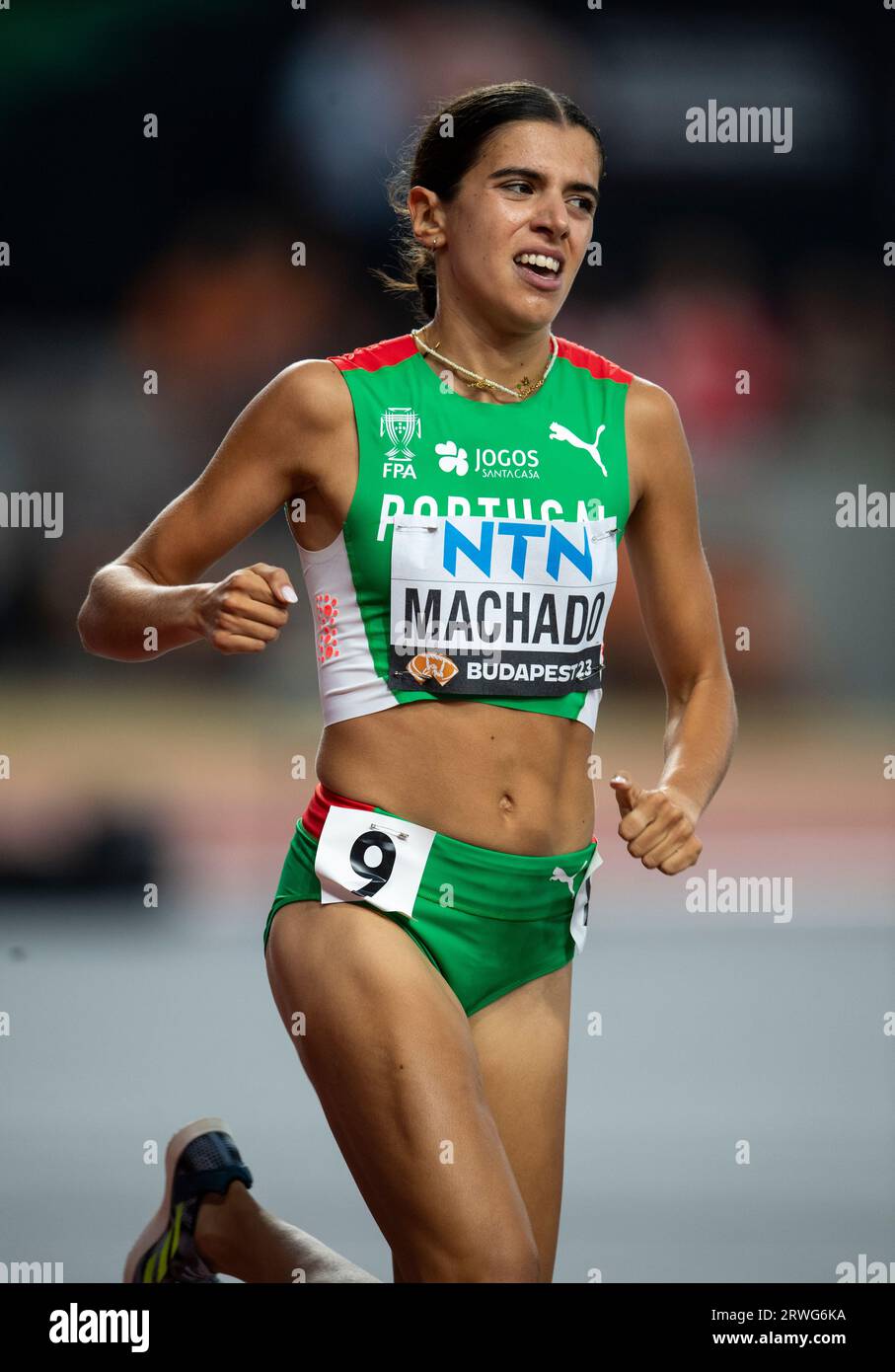 Mariana Machado aus Portugal, die am fünften Tag bei den Leichtathletik-Weltmeisterschaften im Nationalen Leichtathletik-Zentrum in Budapest in den 5000-Meter-Läufen antrat Stockfoto