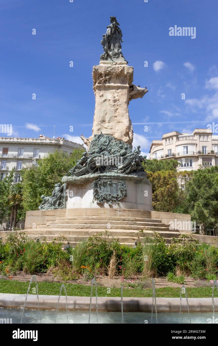 Plaza de los Sitios, Zaragoza, Aragon, Spanien. El Monumento a los Sitios de Zaragoza oder Denkmal für die Belagerung von Zaragoza. Skulpturengruppe in s Stockfoto