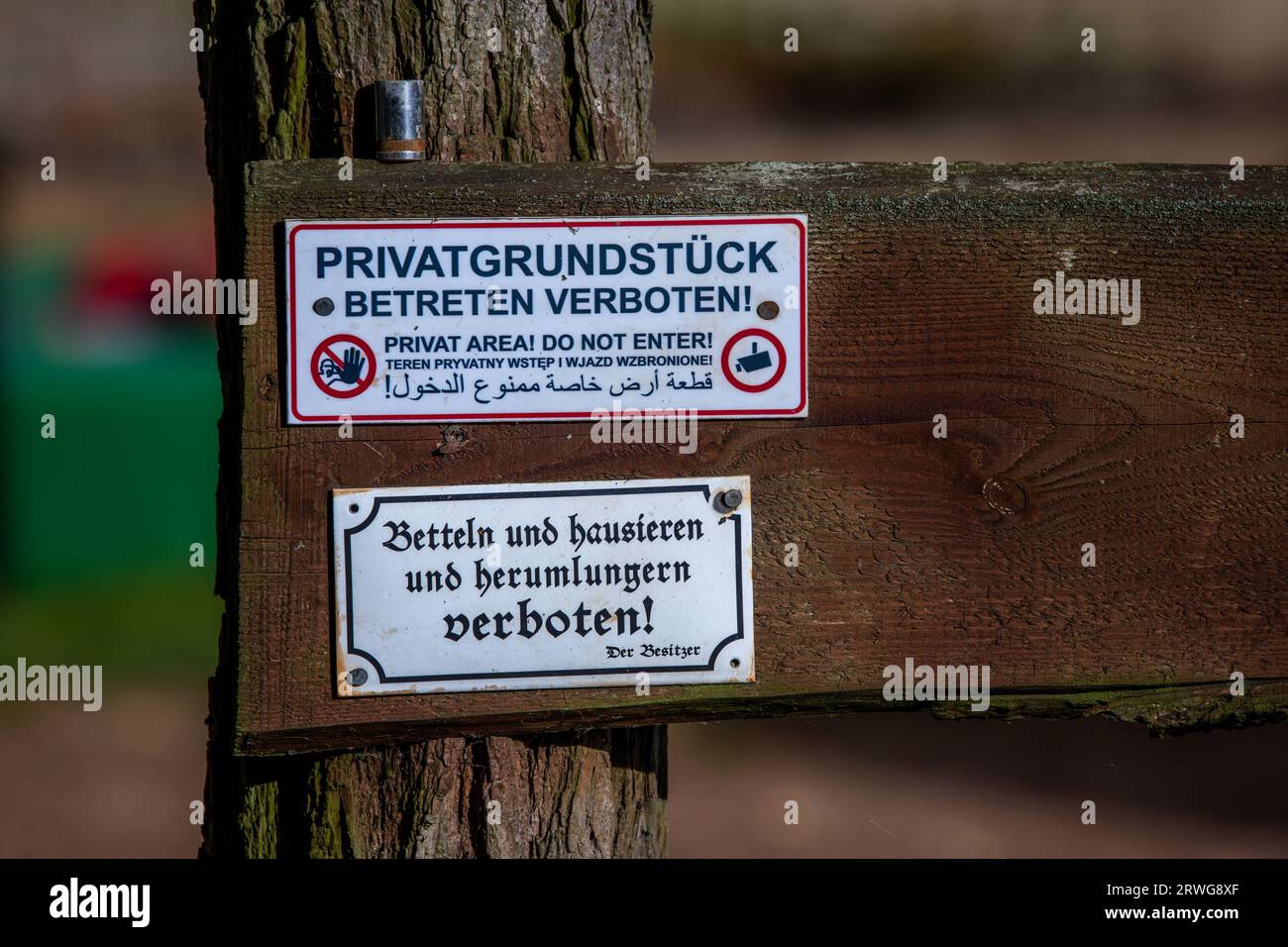 Bitte Anklopfen / Erst Nach Aufforderung Eintreten - Graviertes