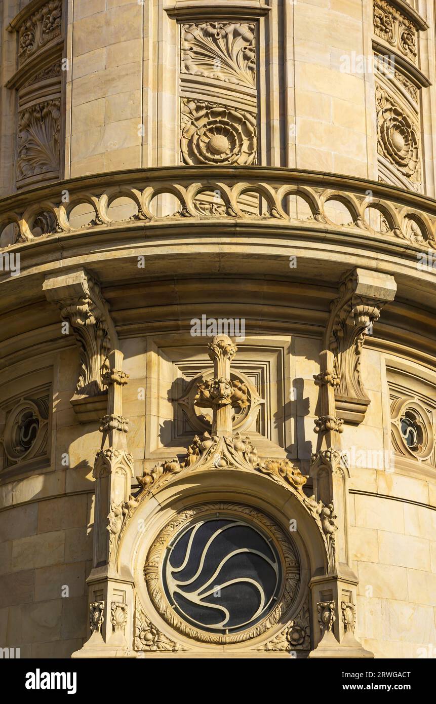 Gebäude der Hannoverschen Bank, heute Sitz der Deutschen Bank, am Georgsplatz in Hannover, Niedersachsen, Deutschland, nur zur redaktionellen Verwendung. Stockfoto