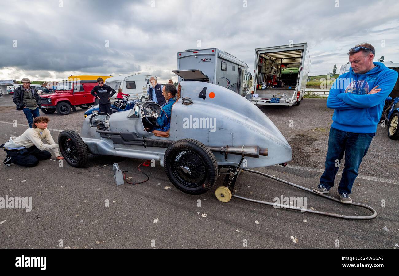 Der Vintage Sports Car Club, V.S.C.C. Renntag auf der Mallory Park Rennstrecke, Leicestershire, England, Großbritannien, August, 2023. Stockfoto