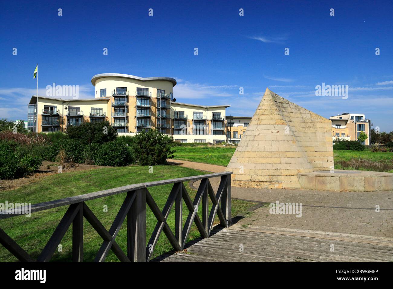 Skulptur „Cader Idris“ von Willian Pye, Feuchtgebiet, Cardiff Bay, Südwales. Stockfoto