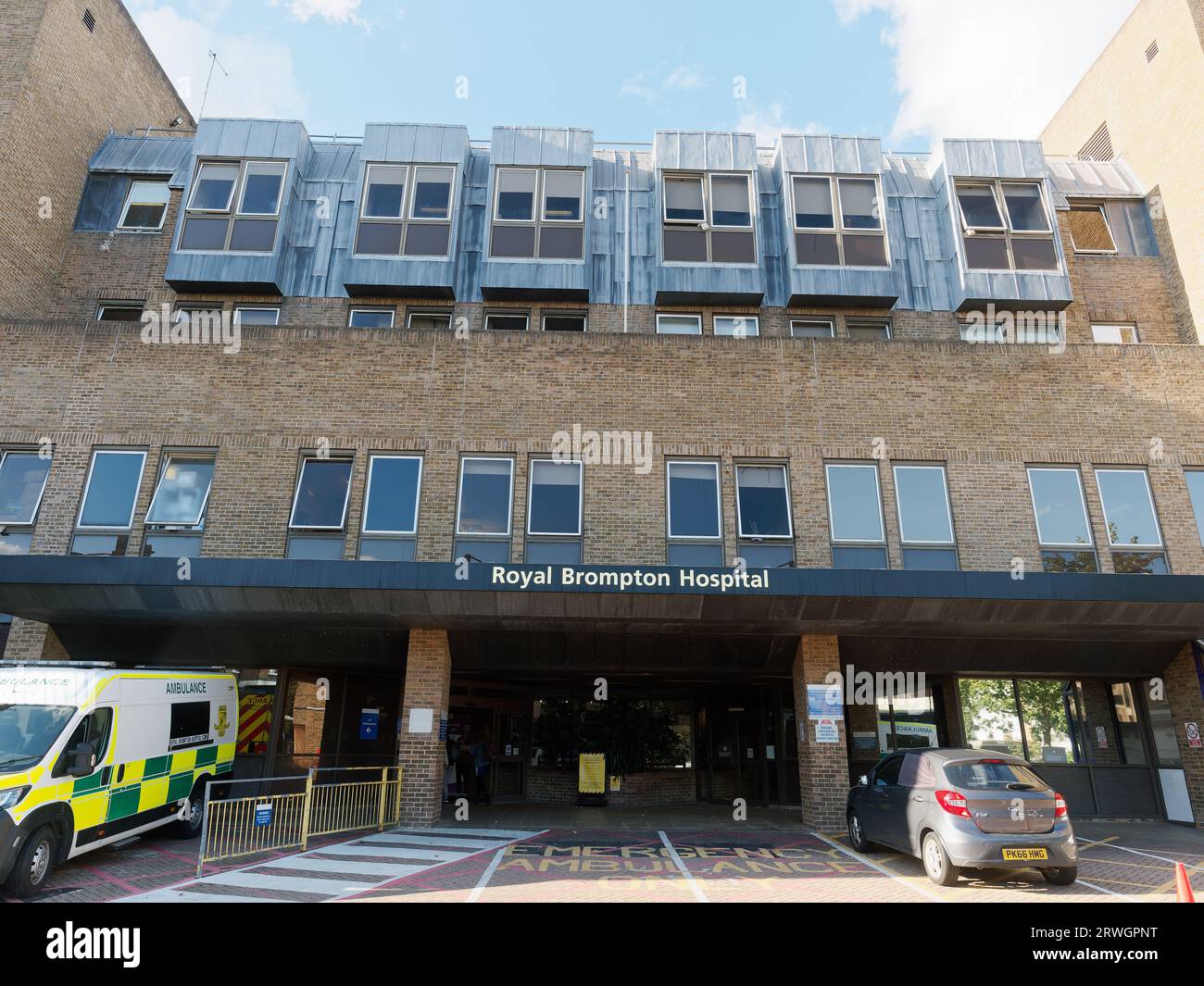 Blick auf den Eingang zum Royal Brompton Hospital in London Stockfoto