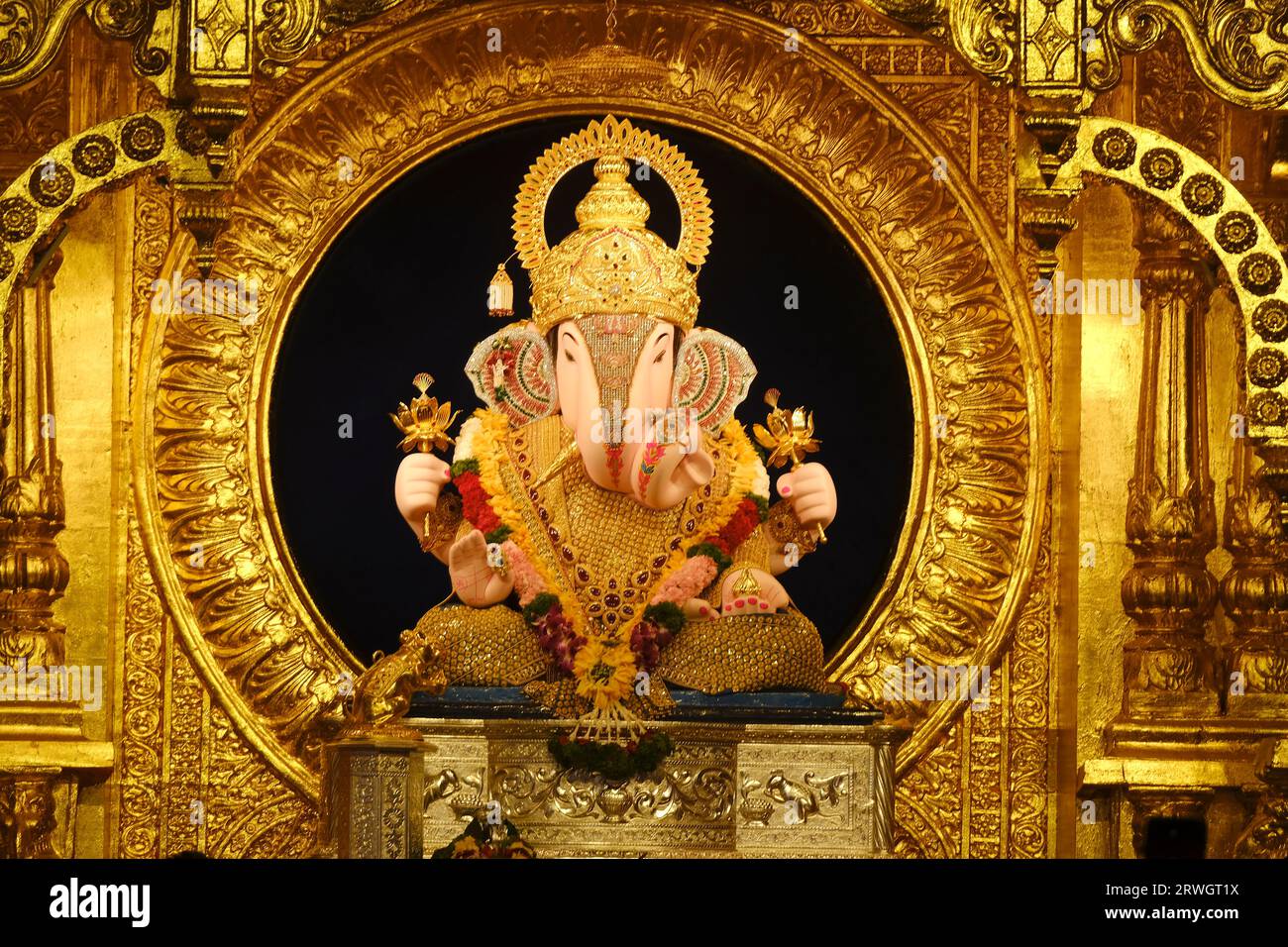 19. September 2023, Pune, Maharashtra, Indien, schöne Skulptur von Lord Ganesh, genannt als Dagdusheth Halwai Ganpati in der Nähe von Mandai während des Ganesh Festivals. Stockfoto