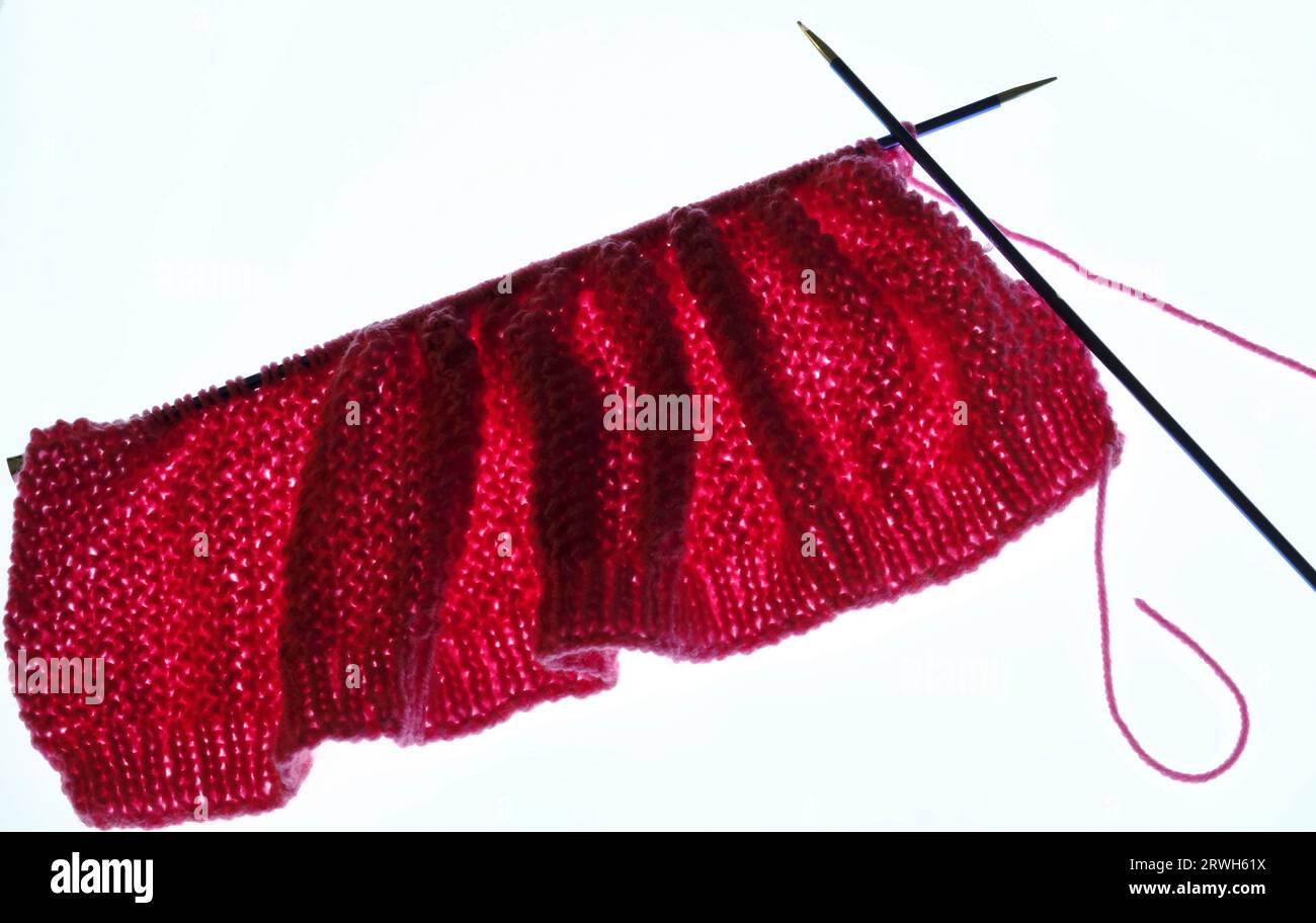 Nahaufnahme des Strickens in Moss Stitch Stockfoto