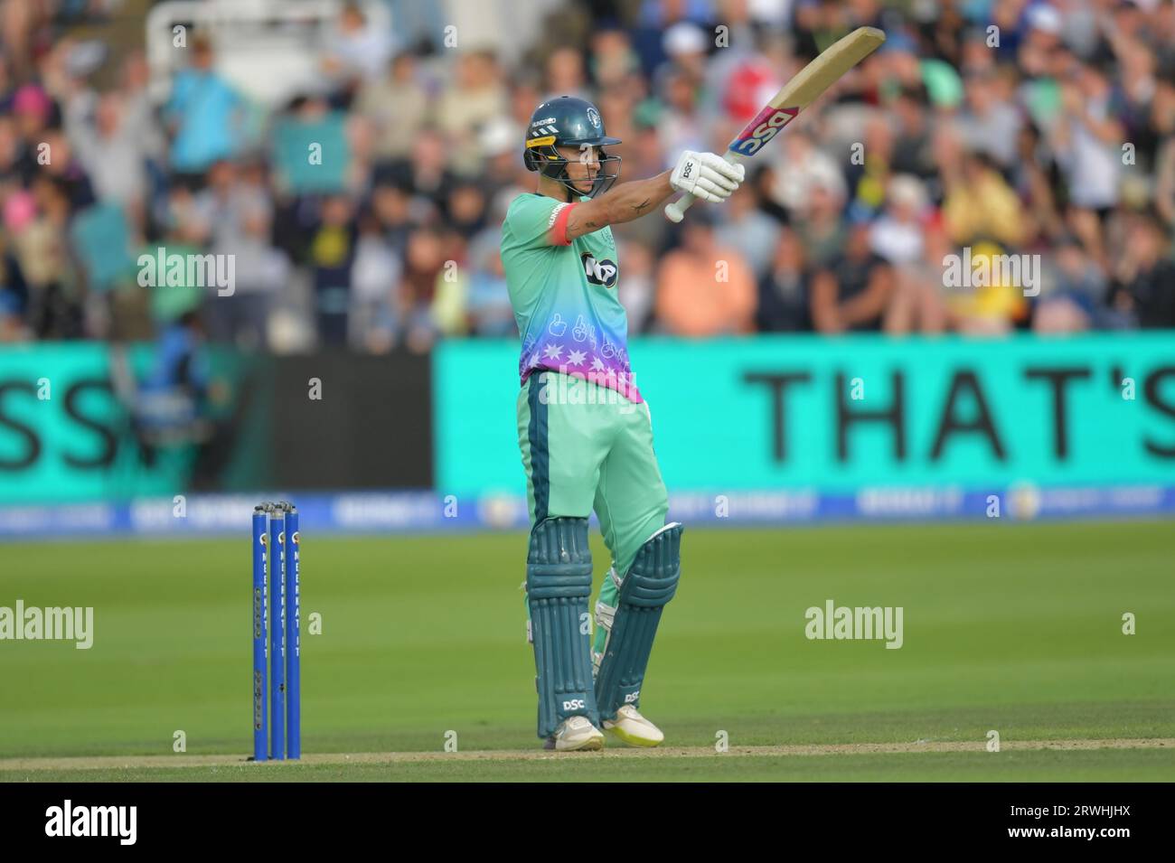 London, England. 27. August 2023. Tom Curran feiert ein halbes Jahrhundert für Oval Invincibles Men gegen Manchester Originals im Hundertfinale Stockfoto