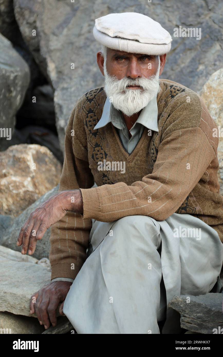 Nomadischer Hirte im Kaghan-Tal im Norden Pakistans Stockfoto