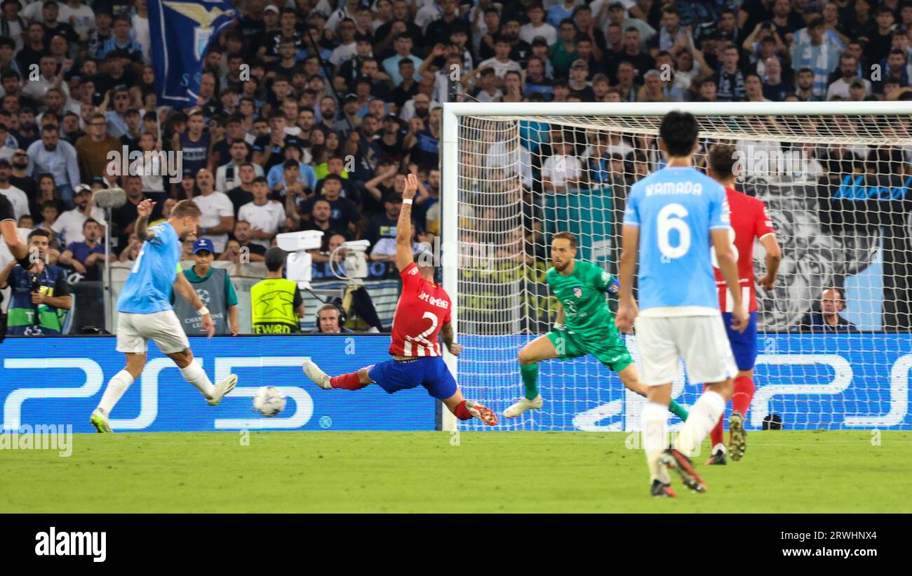 Rom, Latium, Italien. September 2023. 19/09/2023 Rom Olympisches Stadion Fußballspiel gültig für die Champions League 2023/24 zwischen SS Lazio vs Atletico Madrid. Auf dem Bild: Ciro immobile von SS Lazio. (Bild: © Fabio Sasso/ZUMA Press Wire) NUR REDAKTIONELLE VERWENDUNG! Nicht für kommerzielle ZWECKE! Stockfoto