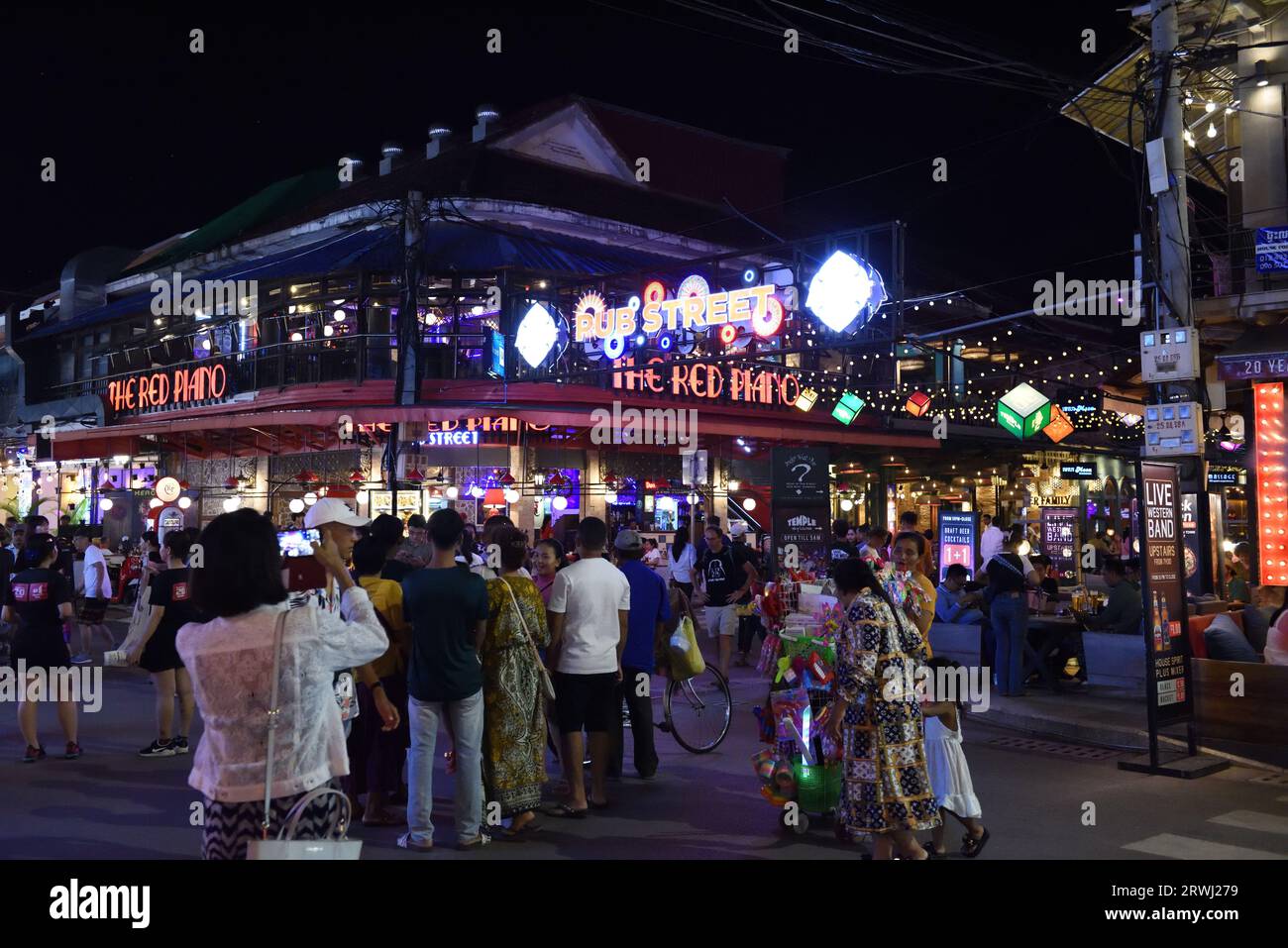 Das Red Piano Restaurant an der Ecke Pub Street, Siem Reap, Kambodscha Stockfoto