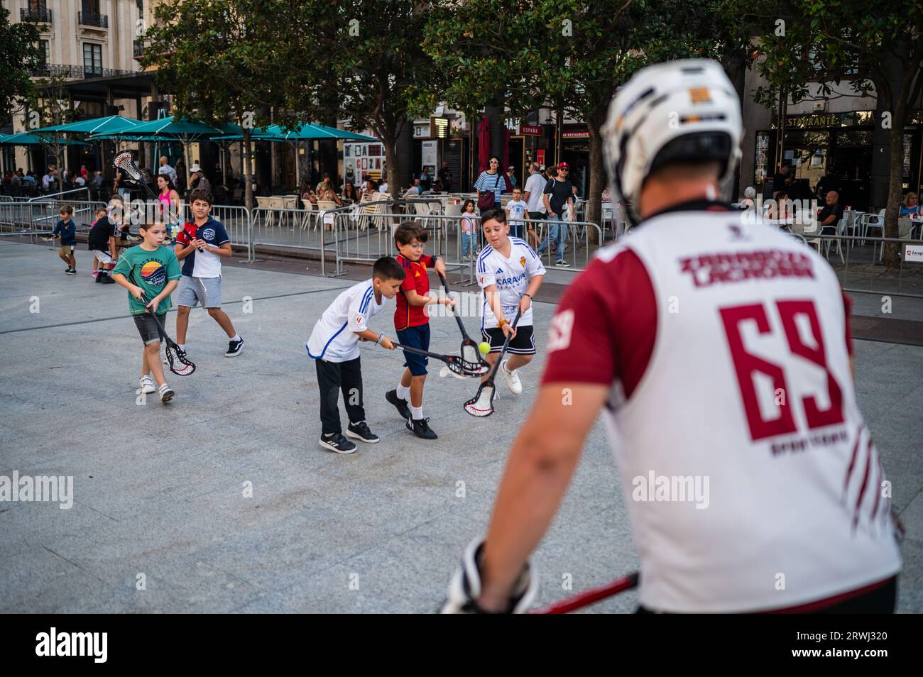 Sports Day Multisport Straßenveranstaltung auf der Plaza del Pilar, Zaragoza, Spanien Stockfoto