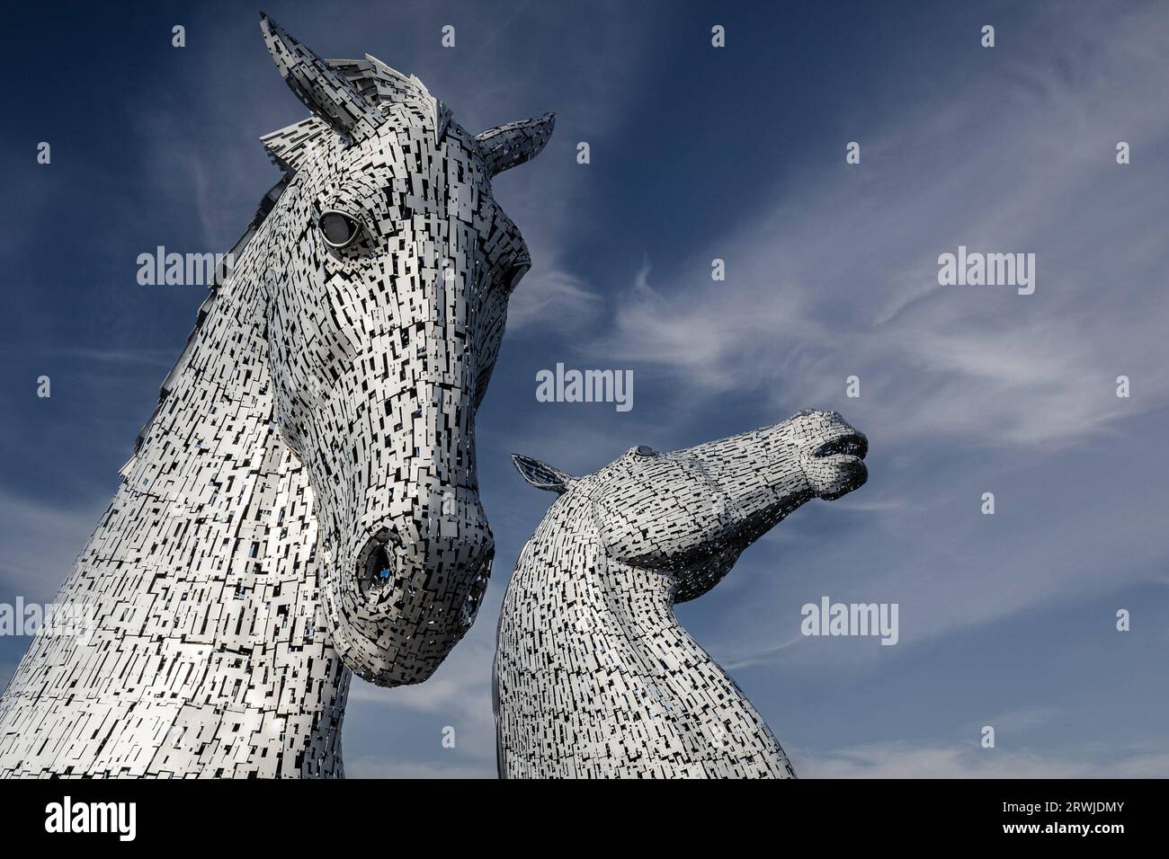 Falkirk, Schottland, Großbritannien - 6. April 2023: Die Kelpies sind zwei Pferdekopfskulpturen in der Nähe von Falkirk in Zentralschottland. Testament zur Rolle des Heav Stockfoto
