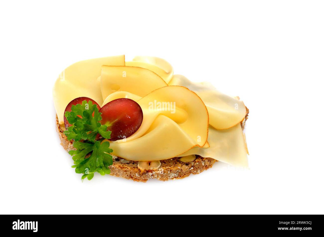 Käse auf Nussbrot als Ausschnitt Stockfoto