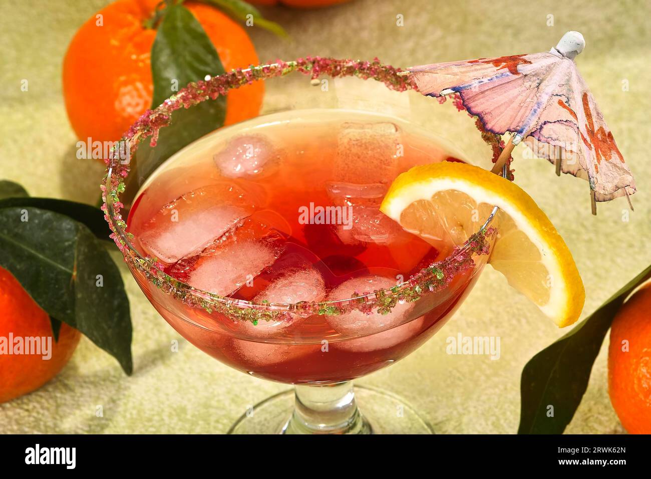 Campari cocktailglas -Fotos und -Bildmaterial in hoher Auflösung – Alamy