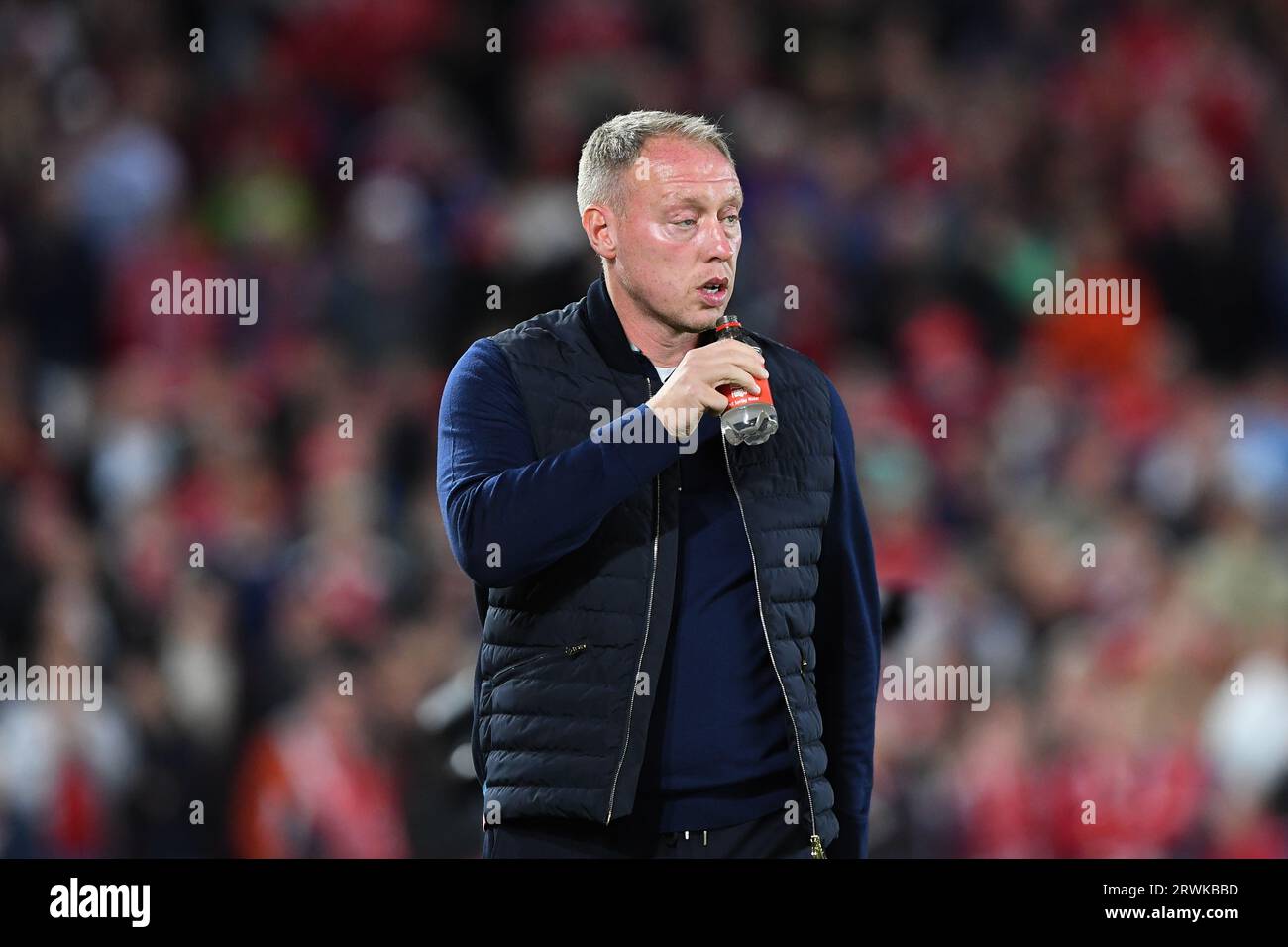 Steve Cooper, Cheftrainer von Nottingham Forest während des Premier-League-Spiels zwischen Nottingham Forest und Burnley auf dem City Ground in Nottingham am Montag, den 18. September 2023. (Foto: Jon Hobley | MI News) Credit: MI News & Sport /Alamy Live News Stockfoto