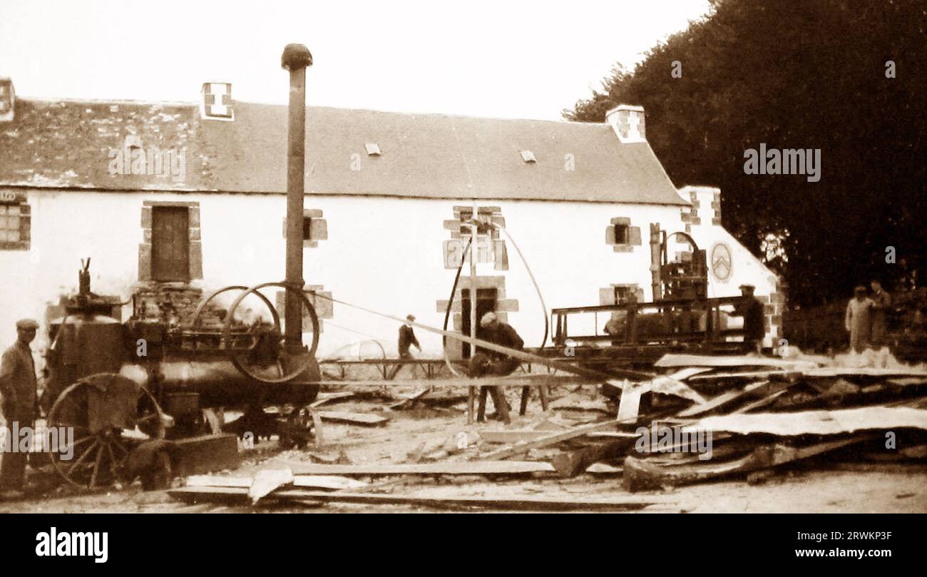 Stationäre Dampfmaschine in einem Sägewerk, Anfang der 1900er Jahre Stockfoto