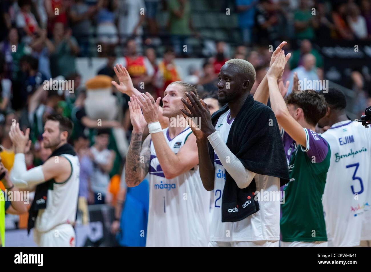 Murcia Region von Murcia Spanien 16. September 2023.DYLAN OSETKOWSKI amerikanische Macht vor Unicaja ILIMANE DIOP Pivot Senegal von Unicaja Malaga durin Stockfoto