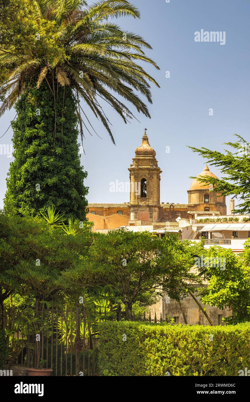 Kirche Saint Julian in Erice Stadt im Nordwesten Siziliens bei Trapani, Italien, Europa. Stockfoto