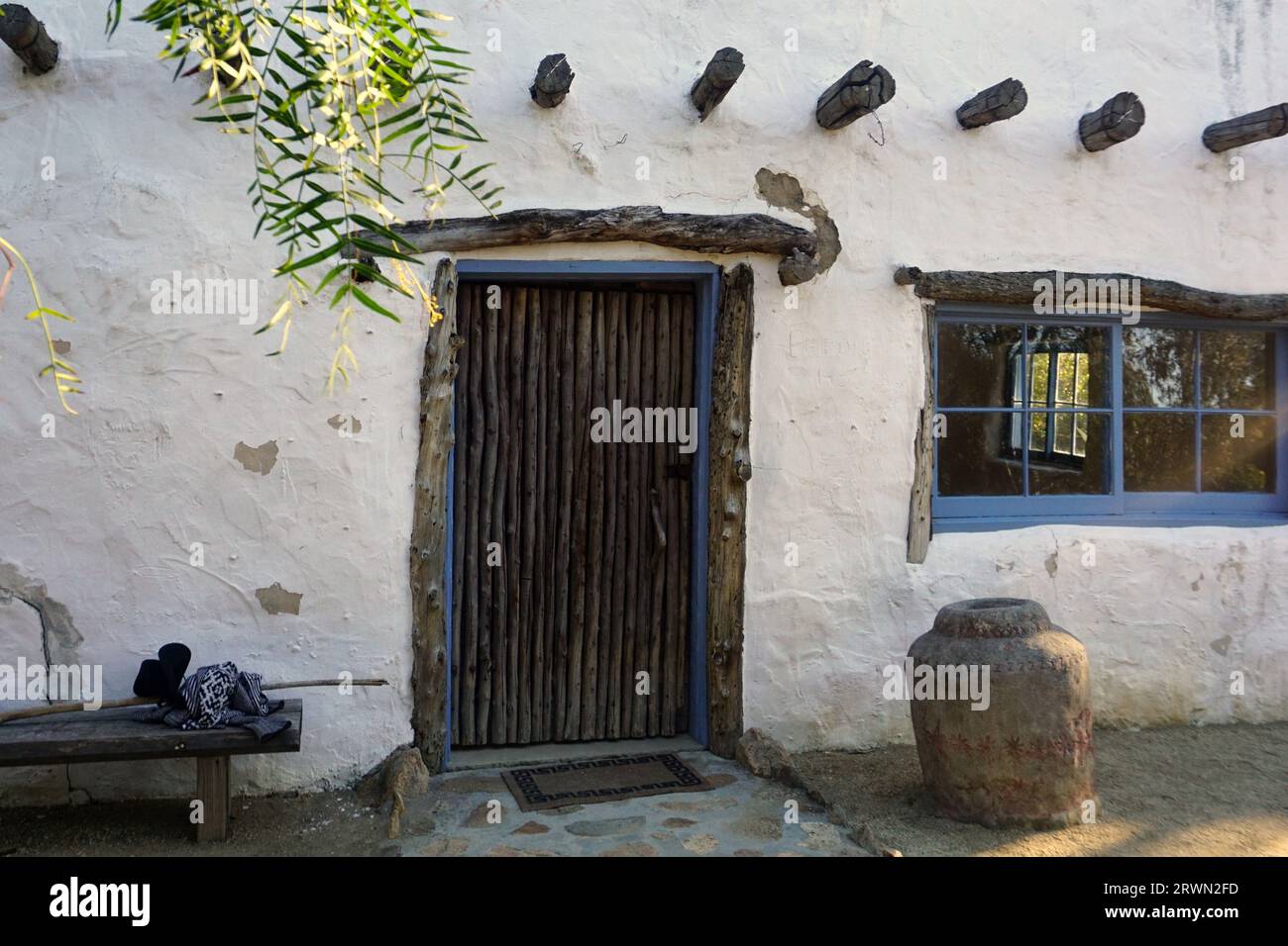 Das kostbare adobe-Haus im Süden Kaliforniens verkörpert die Grundlagen der Architektur des Südwestens Stockfoto