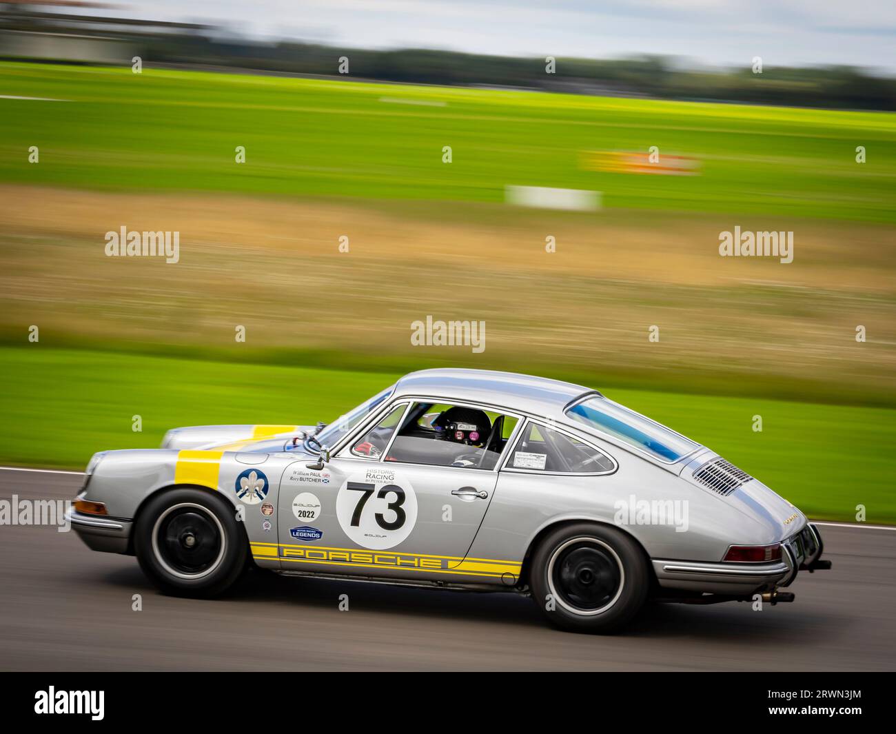 Porsche 911 Oldtimer-Test auf Goodwood Motor Racing Circuit, West Sussex UK 2023 Stockfoto