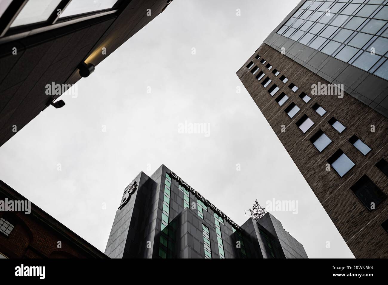 Blick auf moderne Bürogebäude und Hotelgebäude Stockfoto