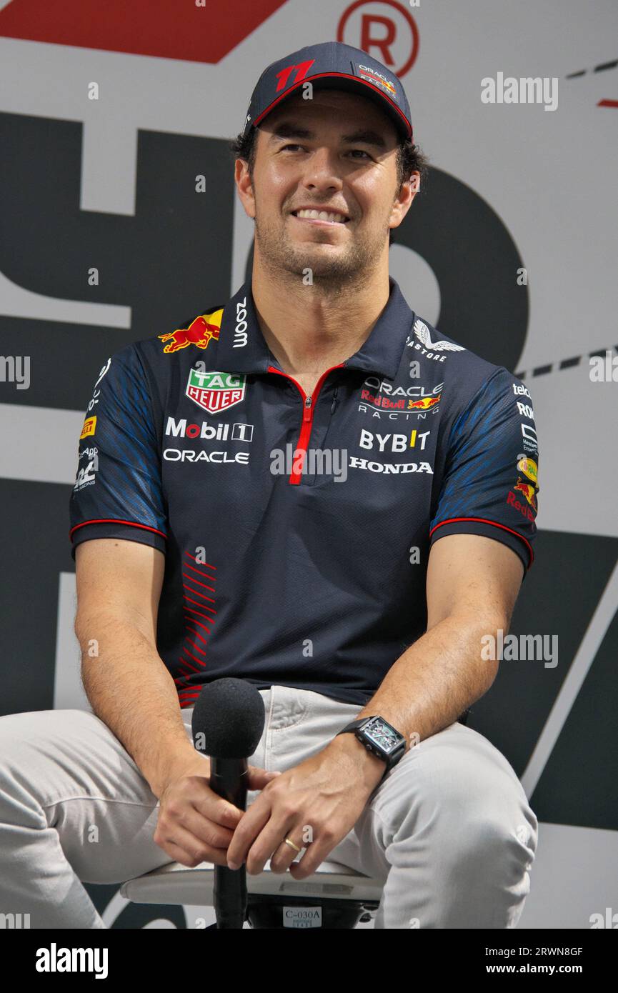Tokio, Japan. September 2023. F1-Fahrer Sergio Perez nimmt am Mittwoch, den 20. September 2023, an einer Veranstaltung zum F1 Japan Grand Prix „Formel 1 Tokyo Festival 2023“ in Kabuki-cho, Shinjuku in Tokio, Japan Teil. Foto von Keizo Mori/UPI Credit: UPI/Alamy Live News Stockfoto