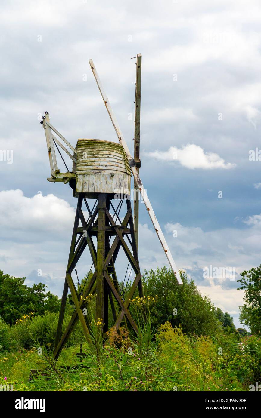 Boardman's Mill eine denkmalgeschützte Entwässerungsmühle am Fluss Ant in der Nähe von Ludham in den Norfolk Broads England, die 1897 von Daniel England gebaut wurde und bis 1938 in Betrieb war. Stockfoto