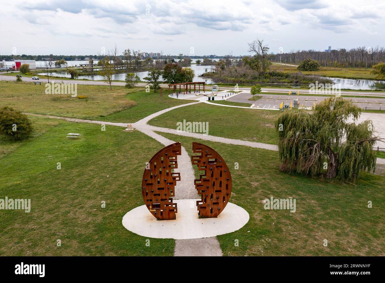 Detroit, Michigan – das südliche Tor zum Iron Belle Trail im Belle Isle State Park. Die Iron Belle ist eigentlich zwei Wege - eine Wanderung und eine b Stockfoto