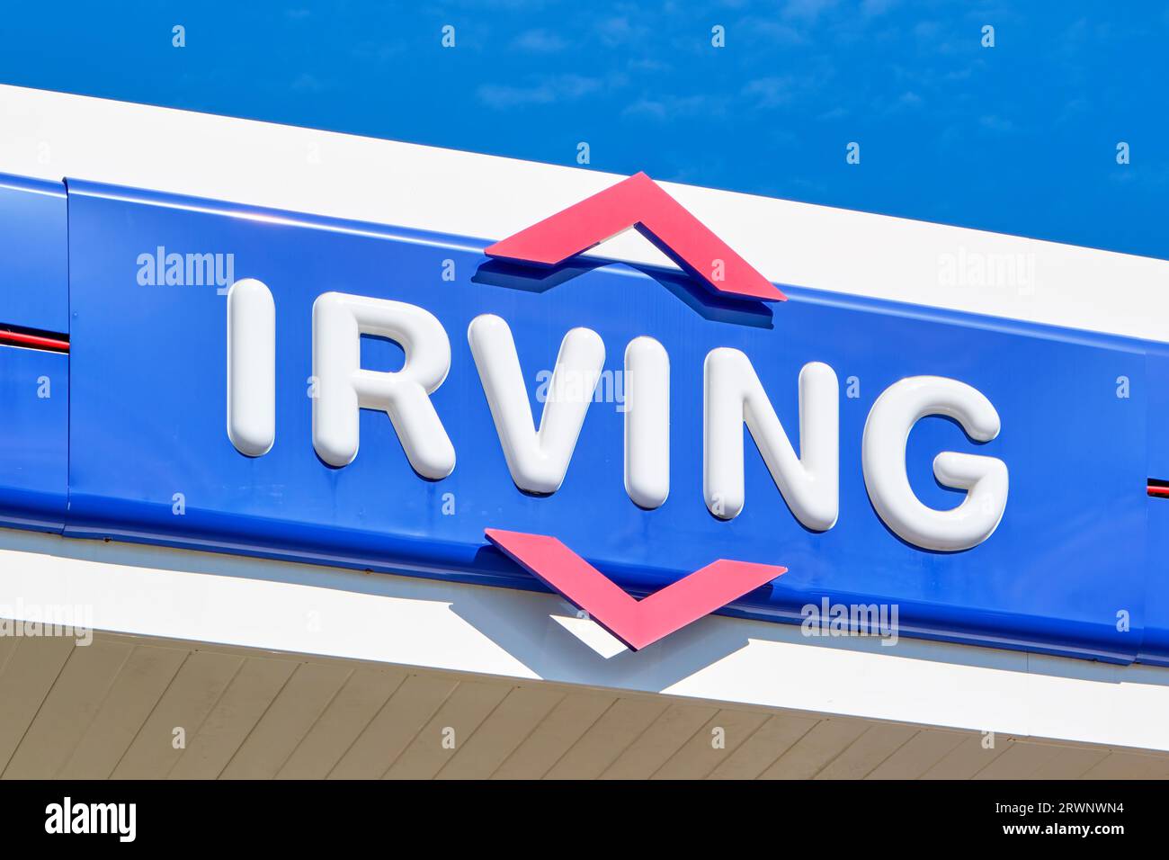 Irving Oil ist ein in Privatbesitz befindlicher kanadischer Hersteller von Benzin, Öl und Erdgas mit Sitz in Ostkanada. Stockfoto