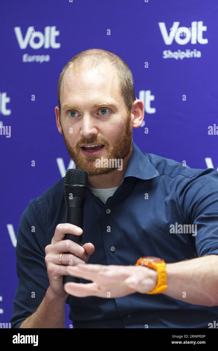 DEN HAAG - Porträt von Rens de Boer van Volt, möglicher Kandidat für die Parlamentswahlen. ANP LEX VAN LIESHOUT niederlande aus - belgien aus Stockfoto
