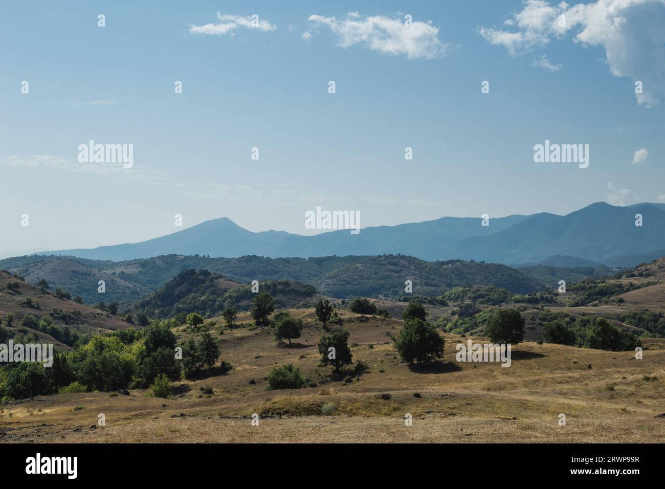 Sonniger Tag in den Hügeln. Stockfoto