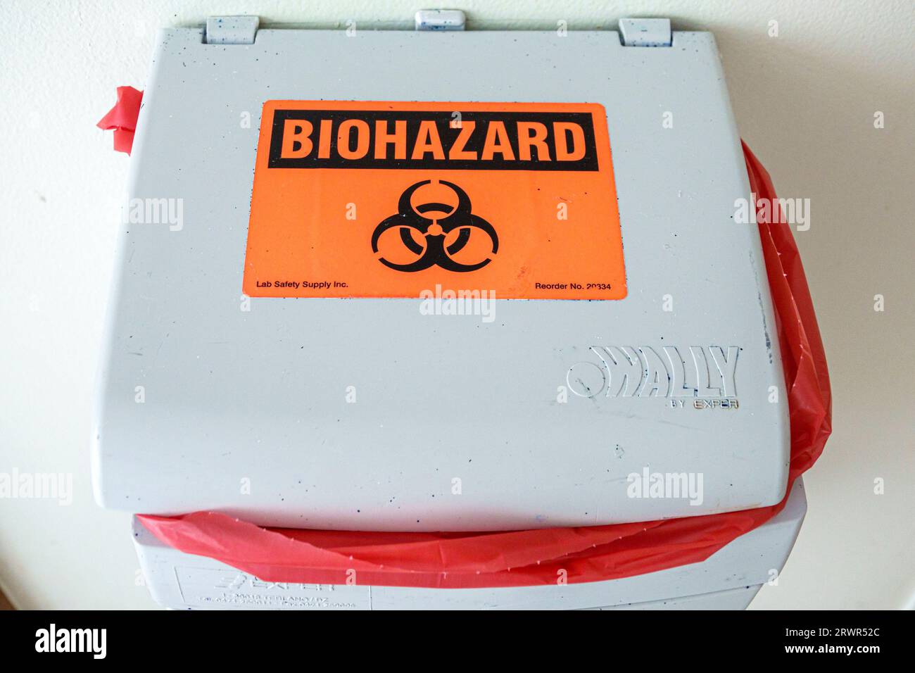 Miami Beach Florida, Krankenhaus Biohazard Symbol Müllcontainer, Zeichen Symbol Informationen Stockfoto