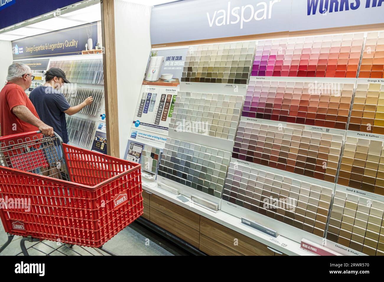 Miami Hialeah Florida, Lowe's Home Improvement, Hardware Big Box Store, Innenbereich, Ausstellungsverkauf, Einzelhandelsfläche, Regale, Geschäft Geschäfte b Stockfoto