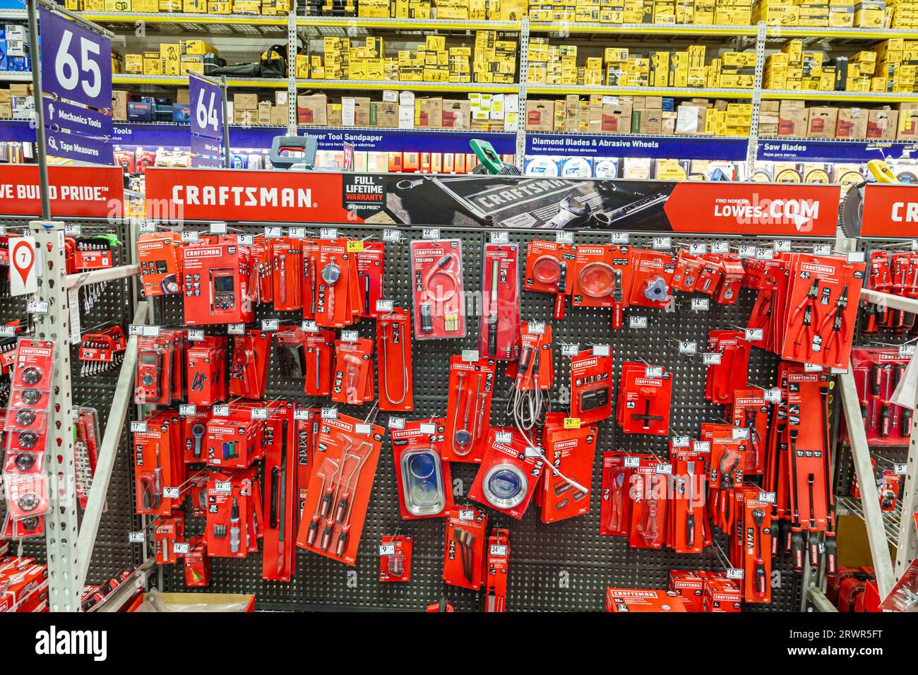 Miami Hialeah Florida, Lowe's Home Improvement, Hardware Big Box Store, Innenbereich, Ausstellungsverkauf, Einzelhandelsfläche, Regale, Geschäft Geschäfte b Stockfoto