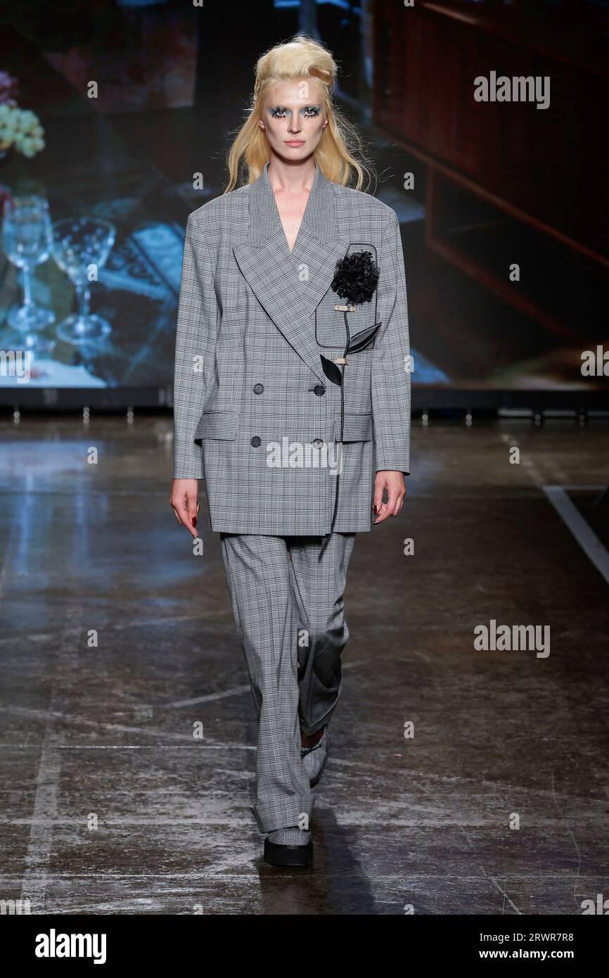 Mailand, Italien. September 2023. Antonio Marras Frühjahr/Sommer 2024 Laufsteg während der Milan Fashion Week am 2024. September - Mailand; Italien 20/09/2023 Credit: dpa/Alamy Live News Stockfoto