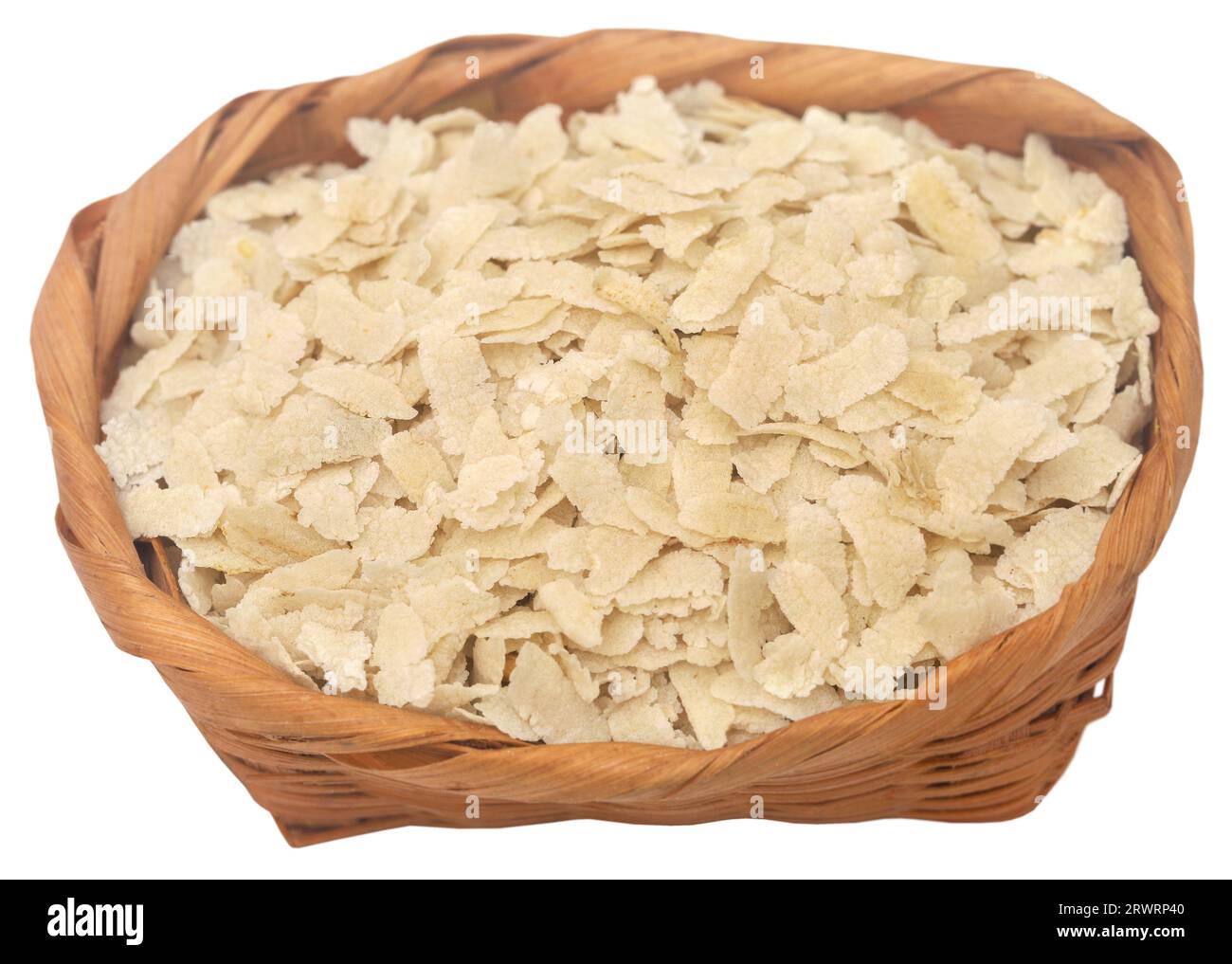 Abgeflachter südostasiatischer Reis im Korb Stockfoto