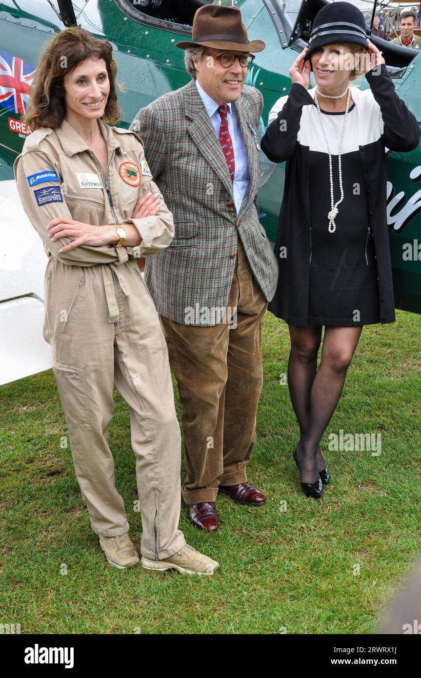 Zara Phillips mit Lord March und Pilot Tracey Curtis-Taylor, der den Flug von Kapstadt nach Goodwood 2013 befördert, ist Zara zu diesem Zeitpunkt schwanger Stockfoto