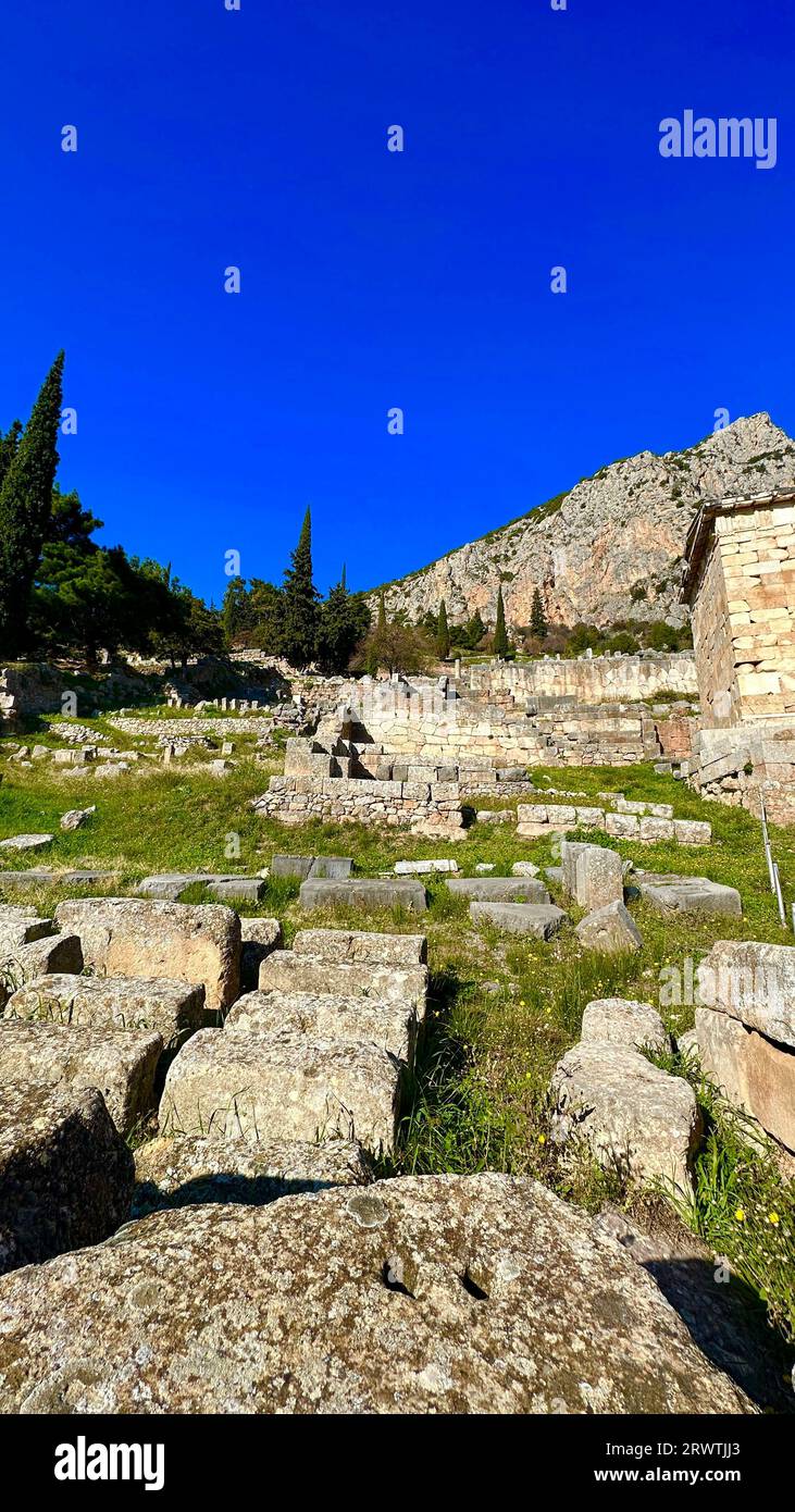 Eine vertikale der Ruinen von Delphi in Griechenland Stockfoto