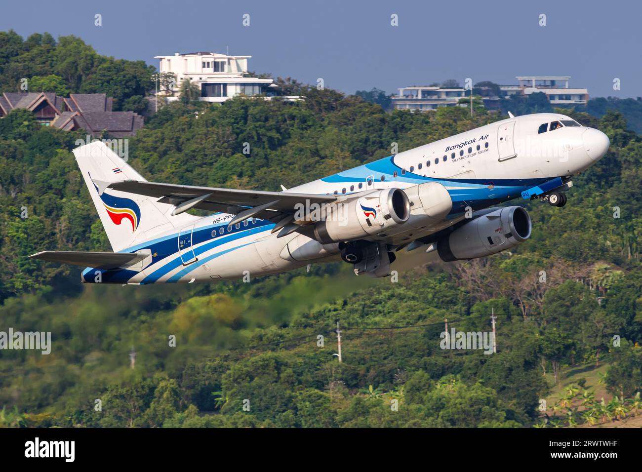 Ko Samui, Thailand - 10. Februar 2023: Bangkok Air Airbus A319 am Flughafen Ko Samui in Thailand. Stockfoto