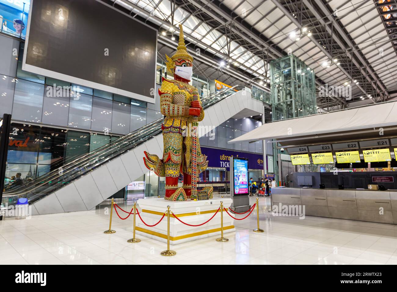 Bangkok, Thailand - 10. Februar 2023: Suvarnabhumi International Airport Terminal in Bangkok, Thailand. Stockfoto
