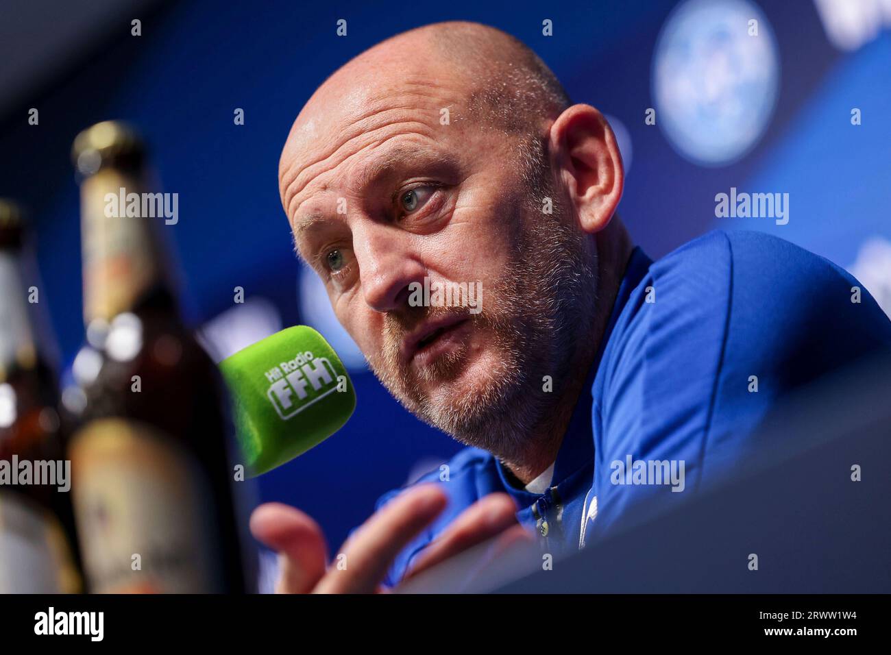 Darmstadt, Deutschland. September 2023. Darmstadt am 21.09.2023, SV Darmstadt 98 Mediengespräch vor dem Auswärtsspiel beim VfB Stuttgart mit Torsten Lieberknecht (SV Darmstadt 98), zeigt sich zuversichtlich (DFL-VORSCHRIFTEN VERBIETEN JEGLICHE VERWENDUNG VON FOTOGRAFIEN ALS BILDSEQUENZEN UND/ODER QUASI-VIDEO) Credit: dpa/Alamy Live News Stockfoto