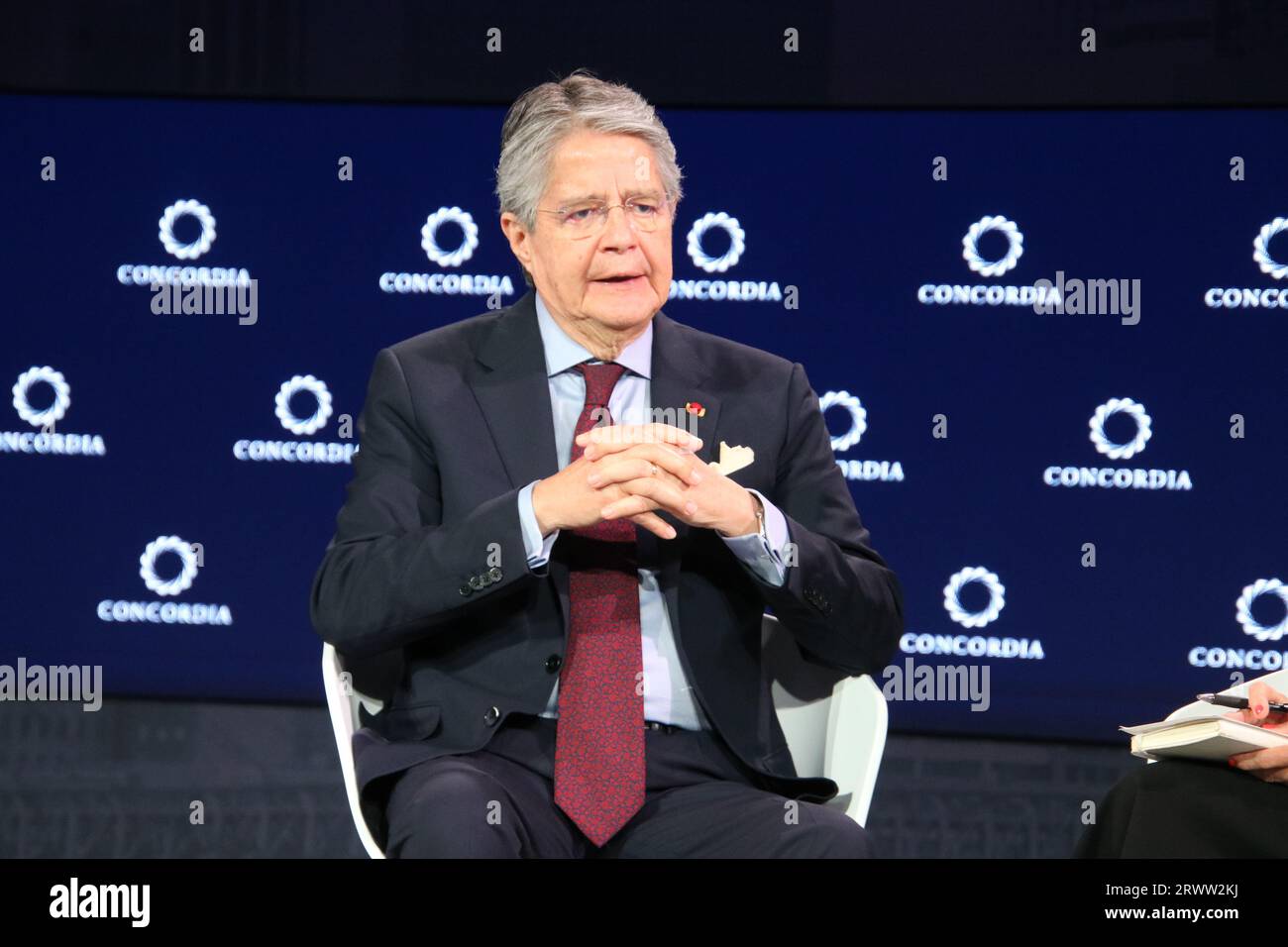 Concordia Summit, Sheraton Times Square, 811 7th Ave, W 53rd St, New York, NY 10019 USA. September 2023. Präsident Guillermo Lasso von der Republik Ecuador, im Gespräch auf dem Concordia-Gipfel 2023 in New York. Credit: ©Julia Mineeva/EGBN TV News/Alamy Live News Stockfoto