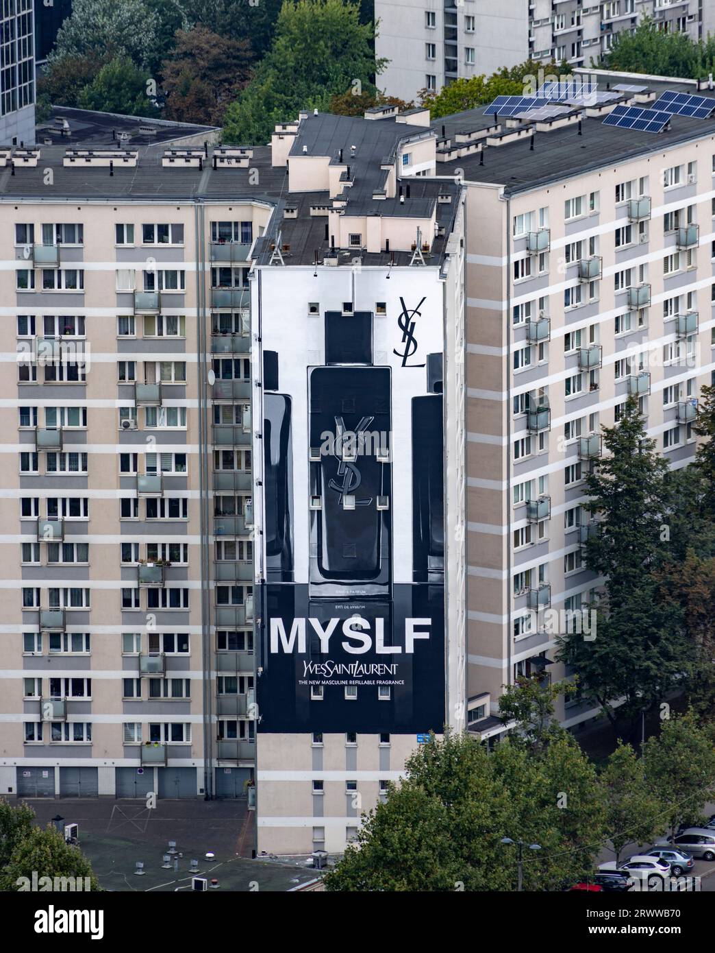 Riesige Plakatwerbung MYSLF, Parfüm für Männer von Yves Saint Laurent, Warschau, Polen Stockfoto