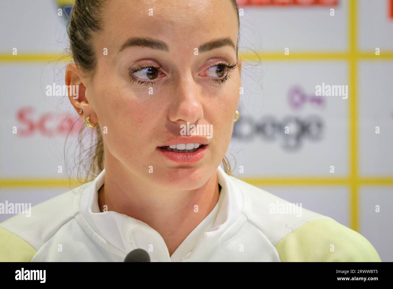 Die schwedische Fußballnationalspielerin Kosovare Asllani spricht am 21. September 2023 auf einer Pressekonferenz in Göteborg, Schweden, vor den Fußballspielen der UEFA Nations League gegen Spanien und Italien. Foto: Adam Ihse / TT / Kod 9200 Stockfoto