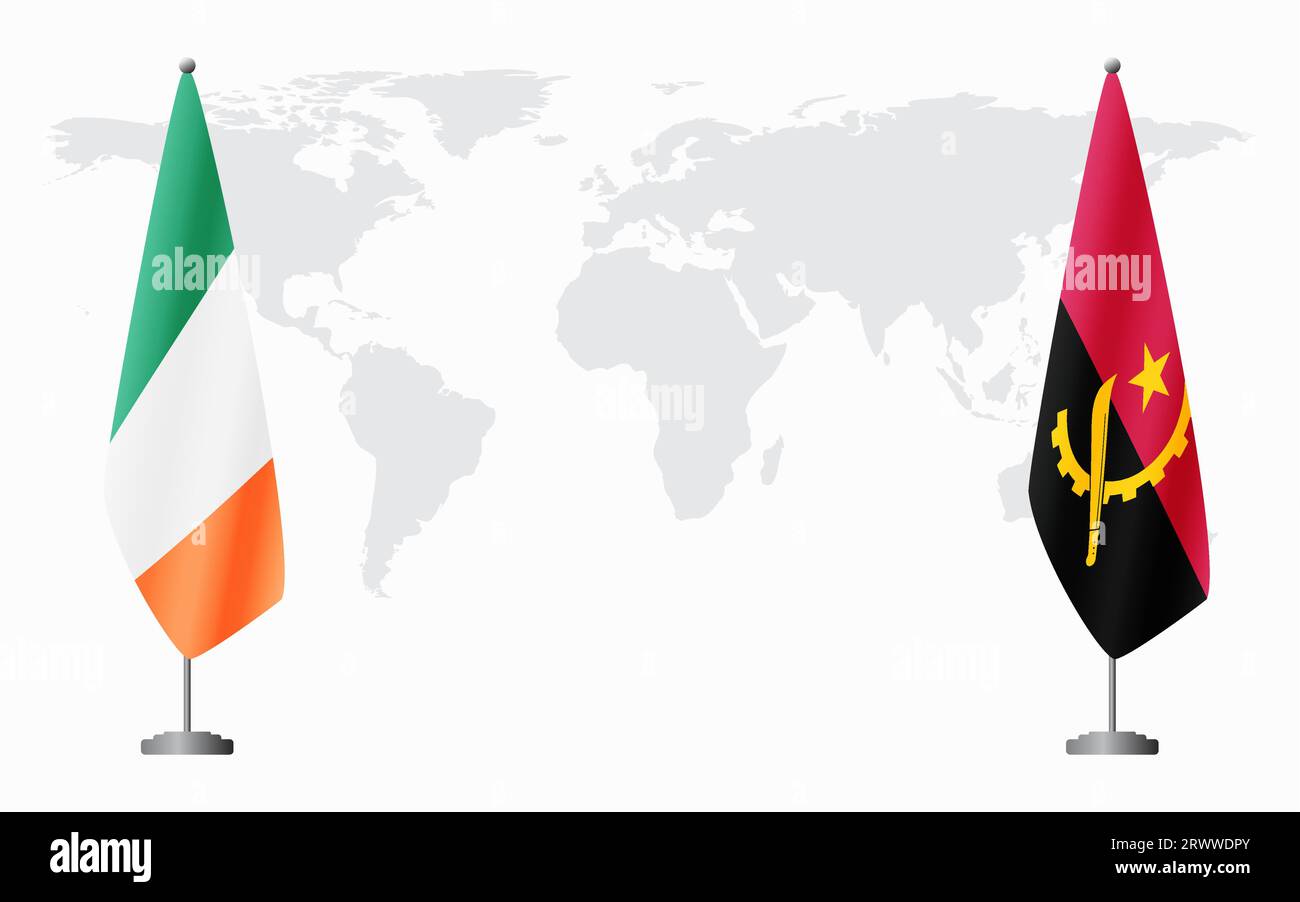 Irland und Angola Flaggen für offizielles Treffen vor dem Hintergrund der Weltkarte. Stock Vektor