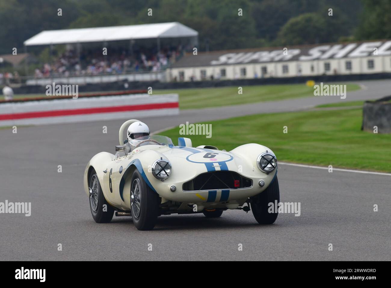 Urs Müller, Martin Stretton, Aston Martin DB3S, lief als die Sonne am Abend unterging, die Freddie March Memorial Trophy, ein sechzig-minütiges Rennen Stockfoto