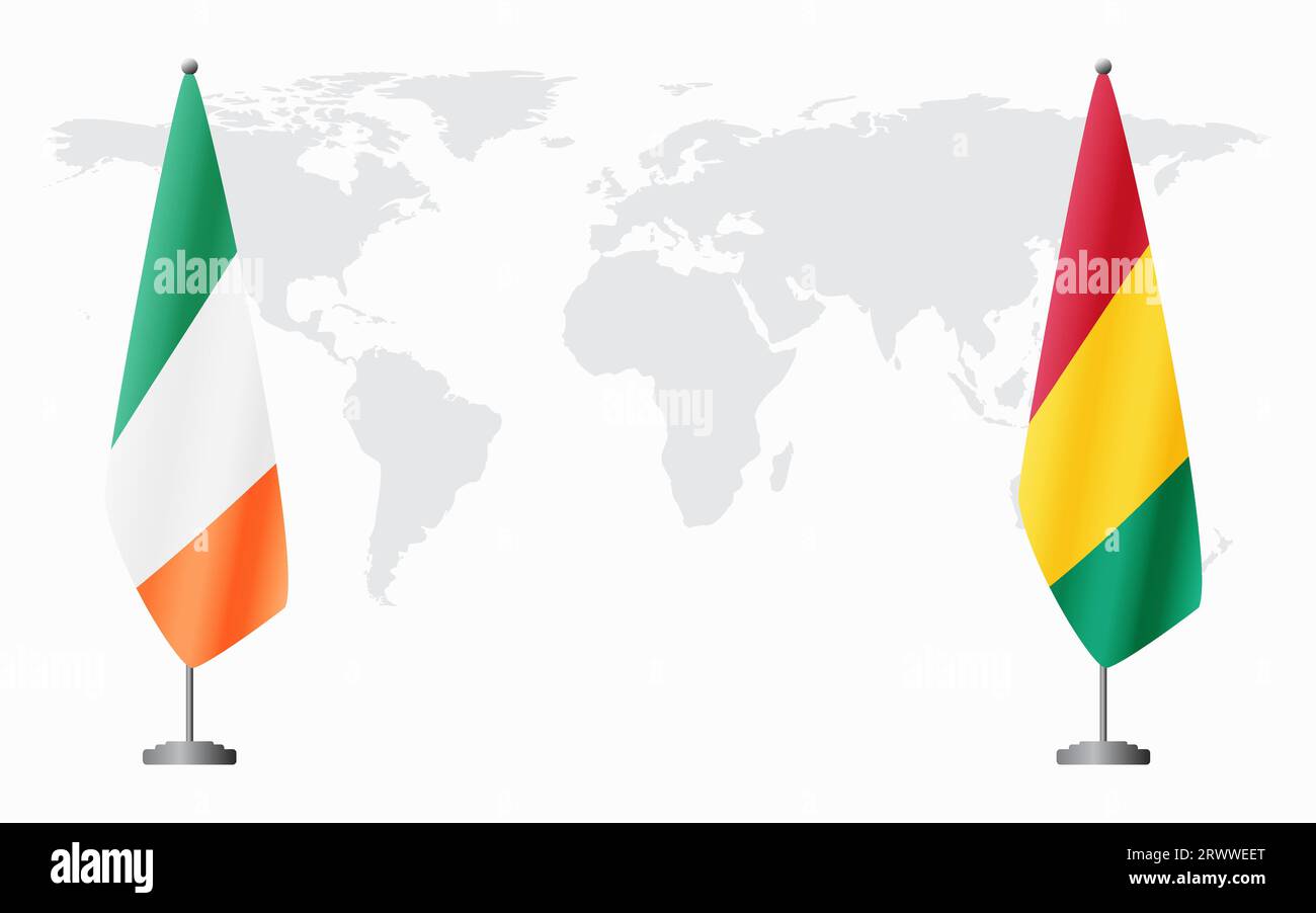 Irland und Guinea Flaggen für offizielles Treffen vor dem Hintergrund der Weltkarte. Stock Vektor
