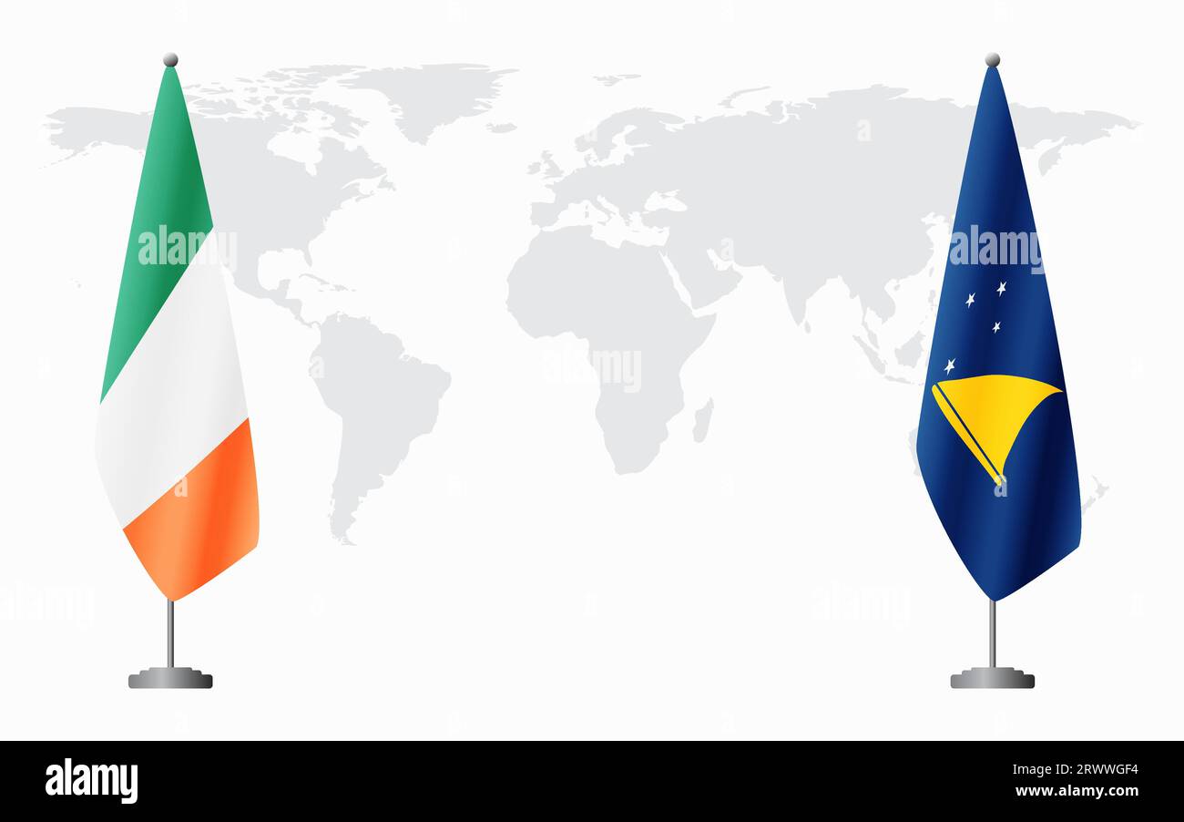 Irland und Tokelau Flaggen für offizielles Treffen vor dem Hintergrund der Weltkarte. Stock Vektor