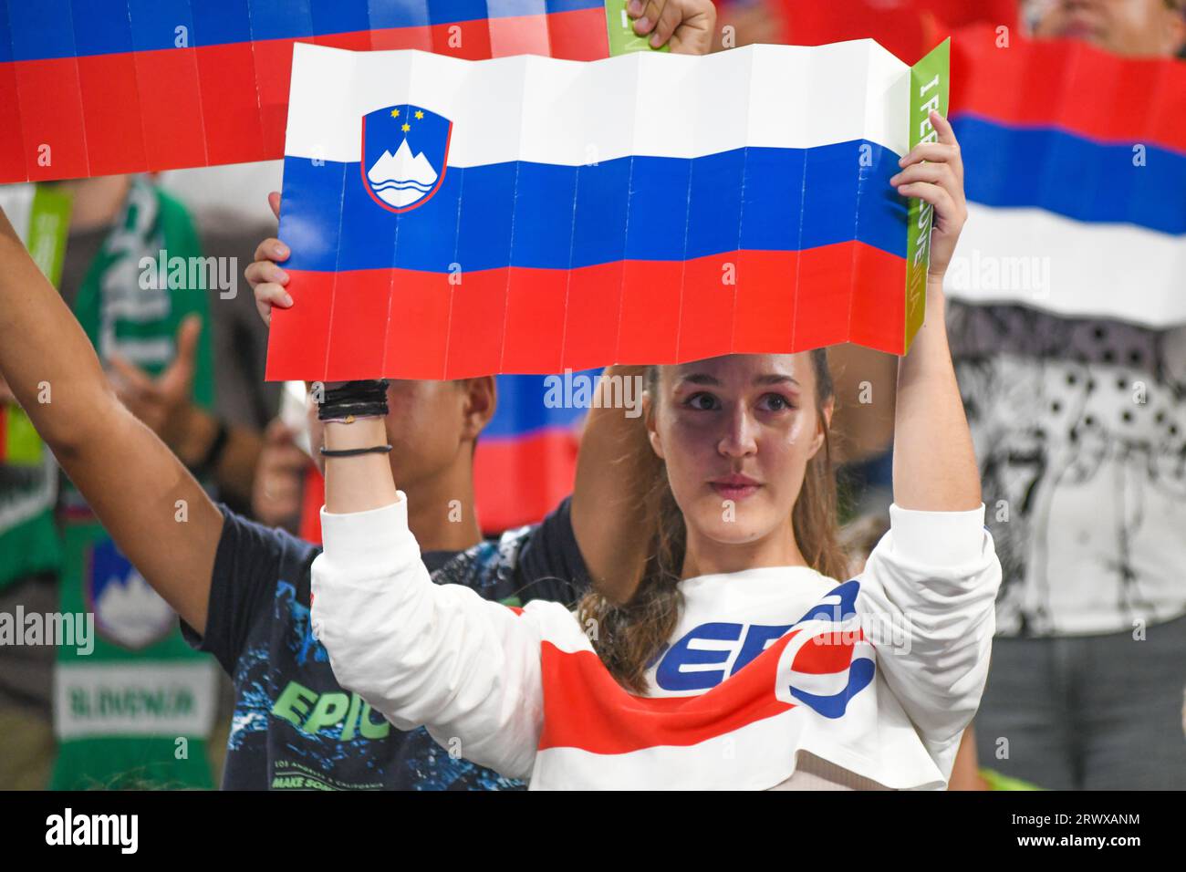 Slowenischer Fan bei der Volleyball-Weltmeisterschaft 2022. Arena Stozice, Ljubljana Stockfoto